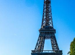 에펠탑을 마주하다 
