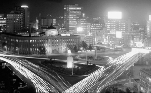 서울시청 앞 광장과 남대문 야경 썸네일