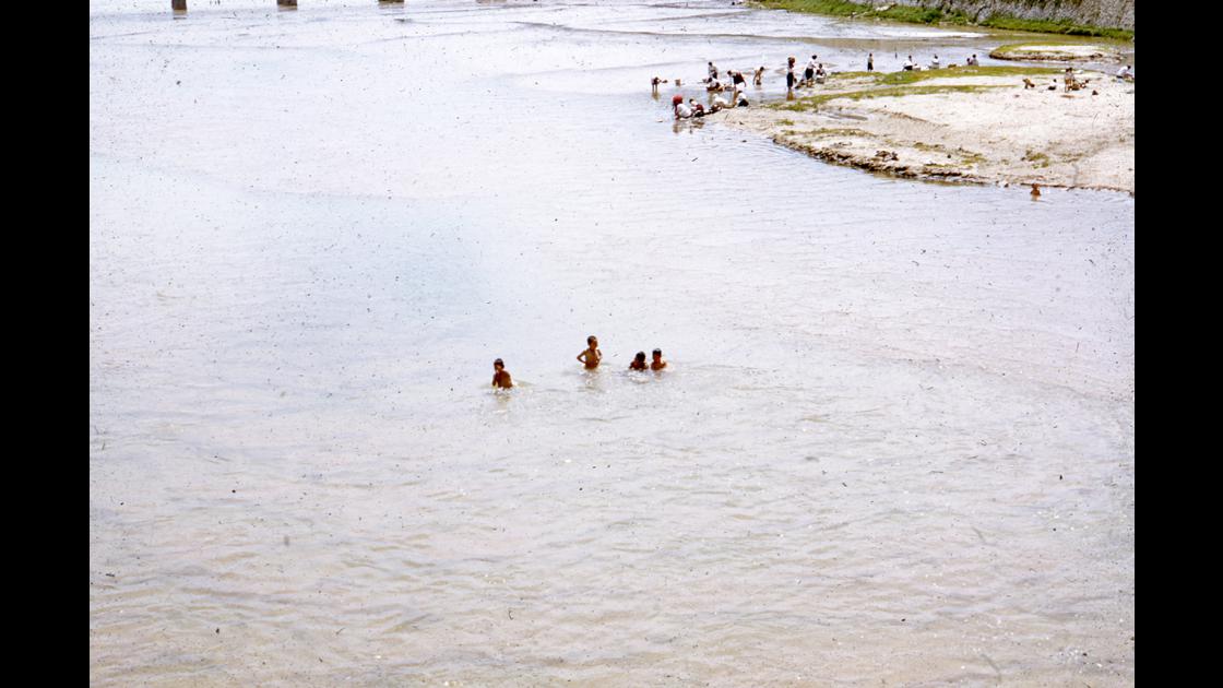 1952년 여름 대구 인근 낙동강변 썸네일