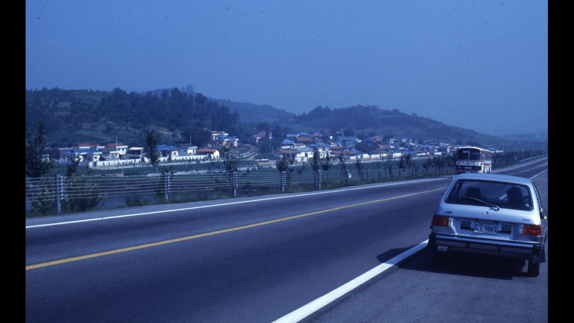 1978년 구미-대구간 고속도로 월포 분기점 주변 광주고속버스 썸네일