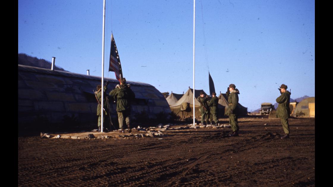 1952년 겨울 미군 제3보병사단 국기 하강식_3 썸네일