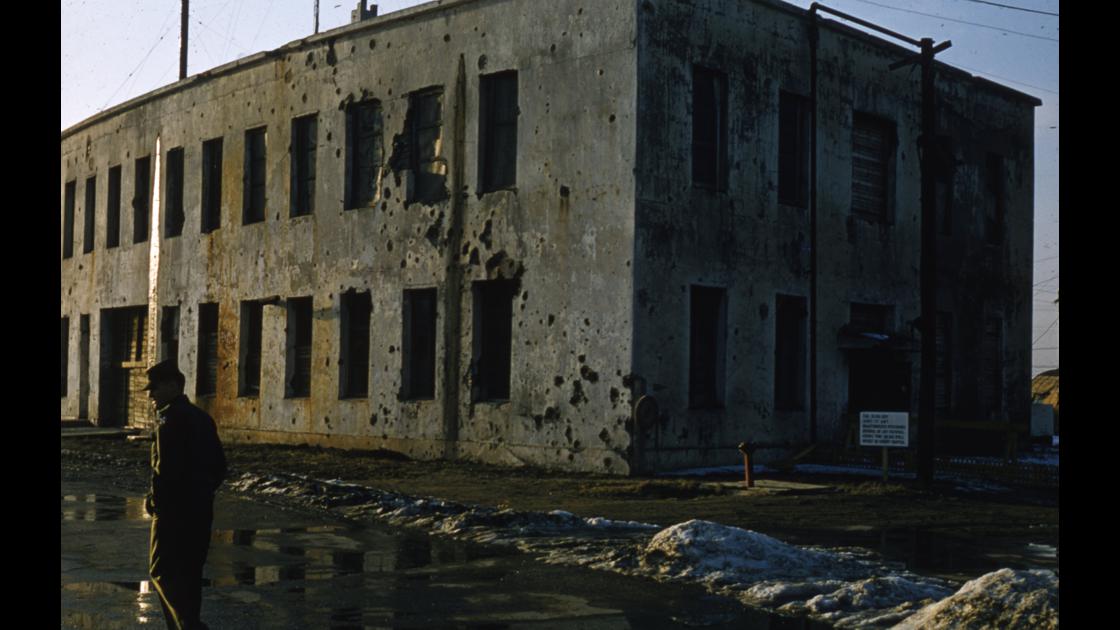 1952년 춘천 인근지역 건물의 전쟁 피해 흔적 썸네일