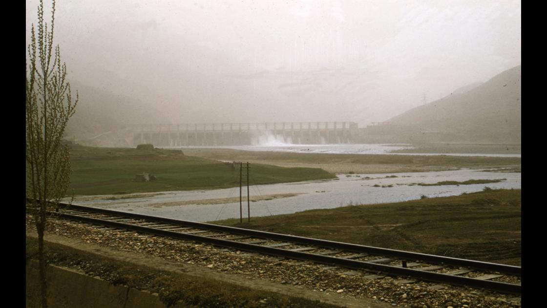 1954년 강원도 화천댐과 철로 썸네일