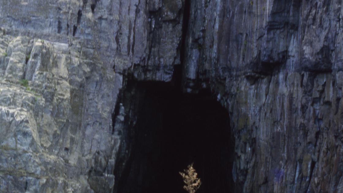 1978년 거제 해금강 동굴과 유람선 경양호 썸네일