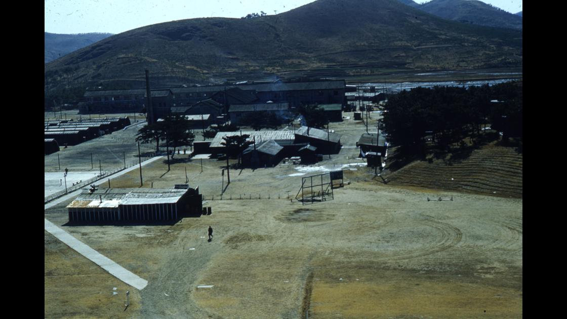 1952년 부산 수산대학교(현 부경대)에 마련된 미8군 캠프_3 썸네일