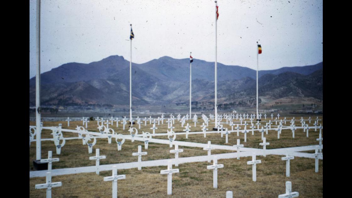 1952년 부산 유엔묘지의 터키군 묘역_1 썸네일