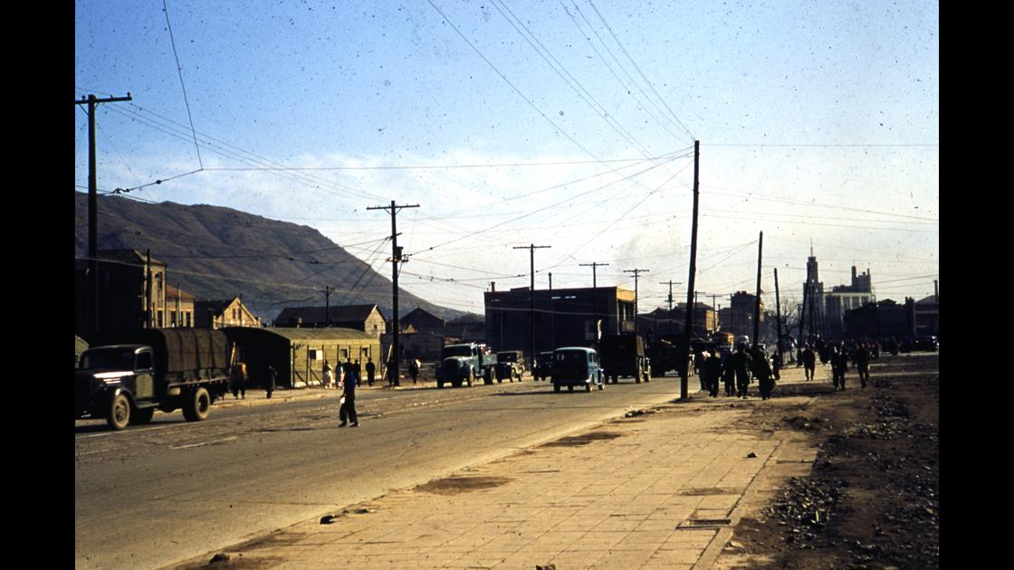 1954년 부산 중구 중앙동 현 중앙대로변 거리 썸네일