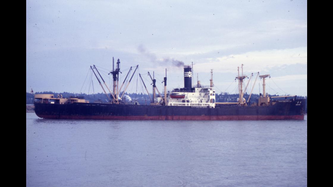 1974년 미국에 입항한 부산 선적 남해호 화물선 썸네일
