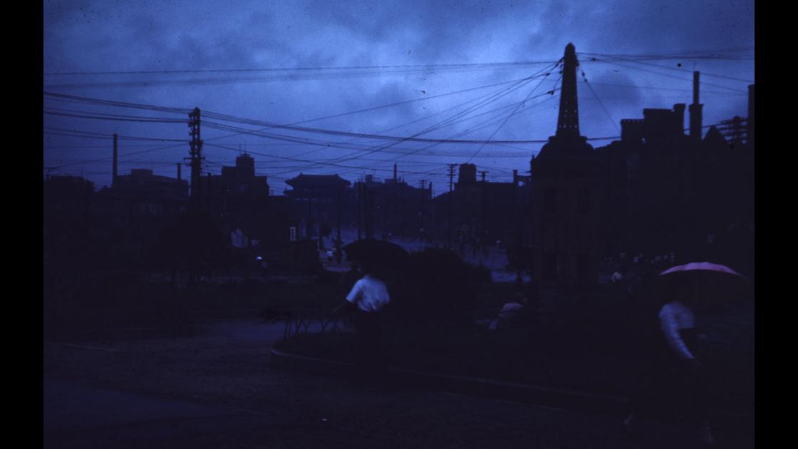1952년 서울역 앞에서 바라본 남대문 방향 썸네일