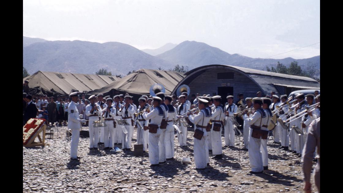 1953년 한국 해군군악대 연주 썸네일