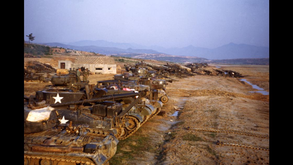 1951년 5월 대전 유성구의 탱크공원 썸네일