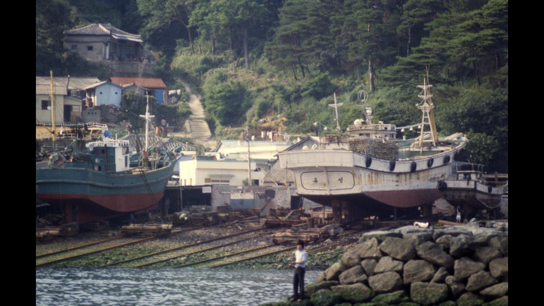 1978년 통영 어선수리조선소 썸네일