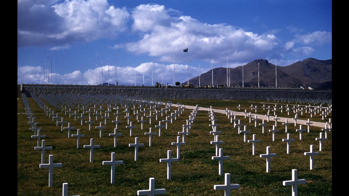 1954년 10월 24일 부산유엔묘지에서의 유엔기념일 행사_묘역 전경 썸네일