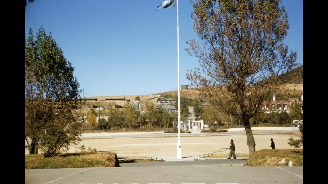 1954년 10월 28일 서울 용산 미 8군사령부 연병장_1 썸네일
