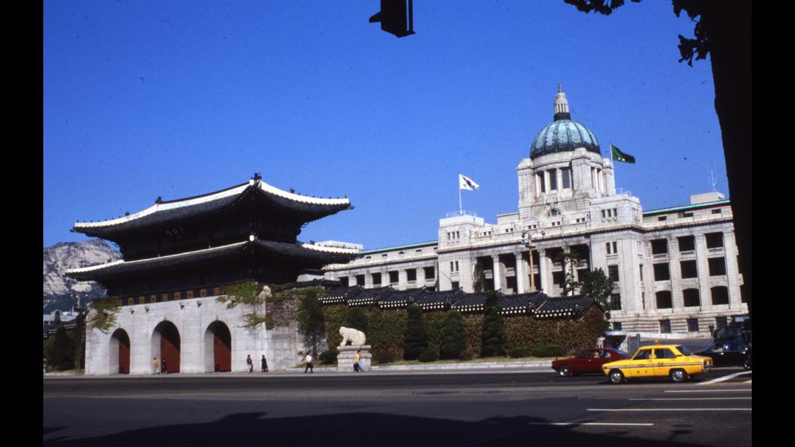 1980년 10월 14일 서울 광화문과 중앙청 썸네일