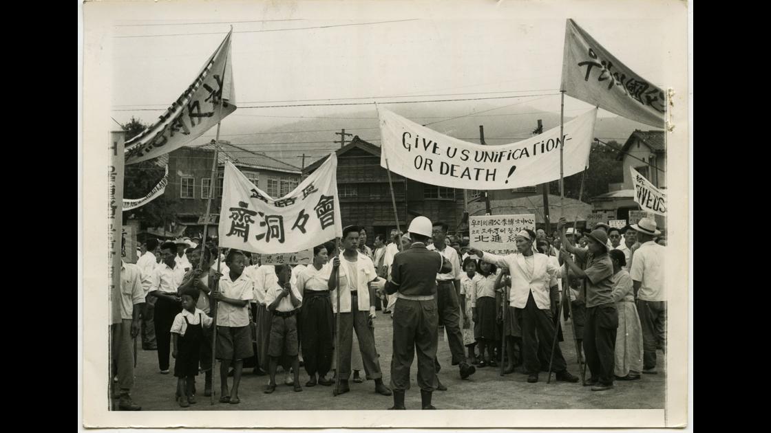 1953년 7월 16일 서울 종로구 제동의 북진통일 시위 모습 썸네일
