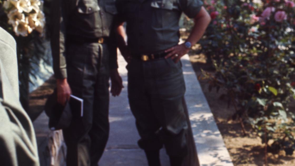 1970년대 초 미8군 소장과 DMZ 일선 미보병2사단 사단장_1 썸네일
