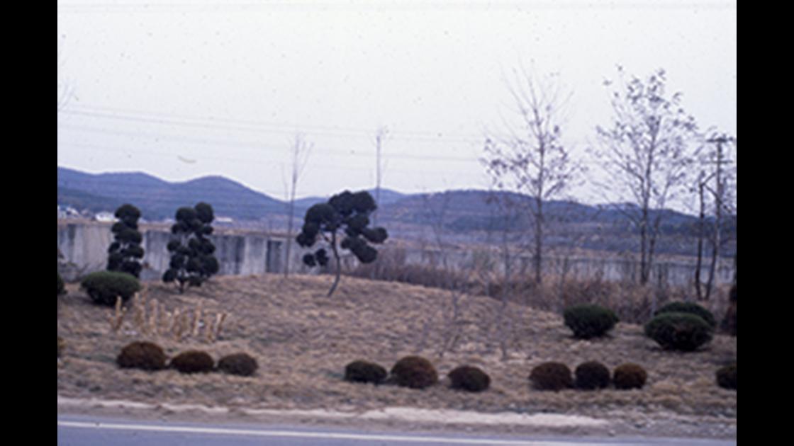 1978년 판문접 입구 대전차 방호시설_2 썸네일