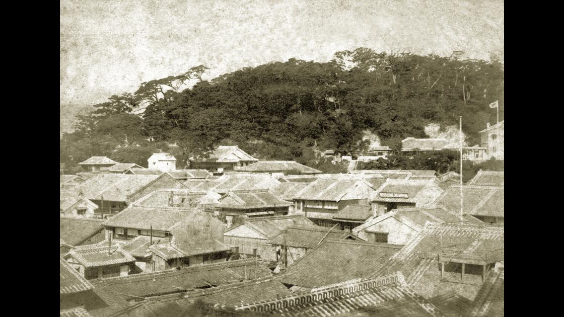1905년경 부산 중구 용두산 남쪽 썸네일