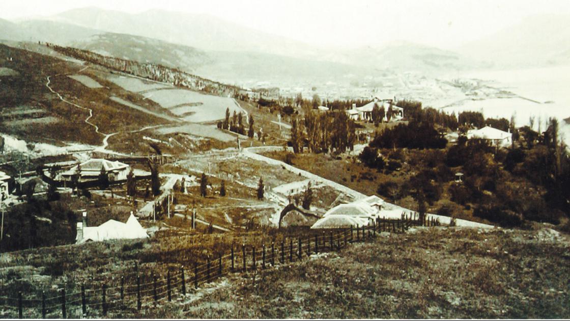 1908년경 부산 중구 동광동 영선고개 위편 일대 썸네일