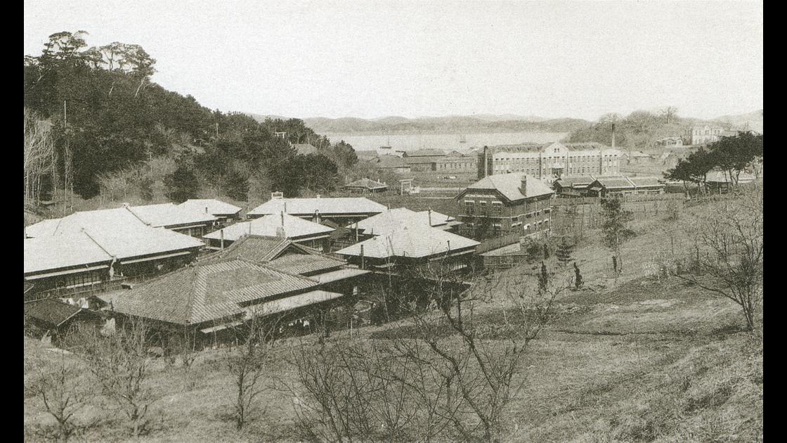 1920년대 후반 군산공원 아래 은행 사택과 자혜병원 썸네일