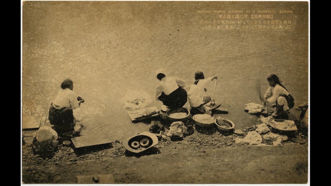 1920년대 하천에서 세탁을 하는 여인들_조선풍속 썸네일