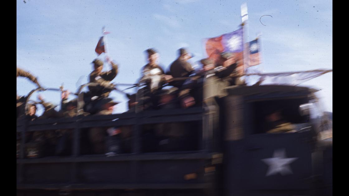 1954년 1월 중공군 반공포로들이 대만국기를 휘날리는 모습 썸네일