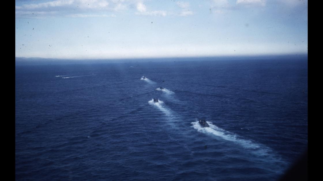 1952년 일본해안에서의 미군상륙훈련_ 상륙정의 항해 썸네일