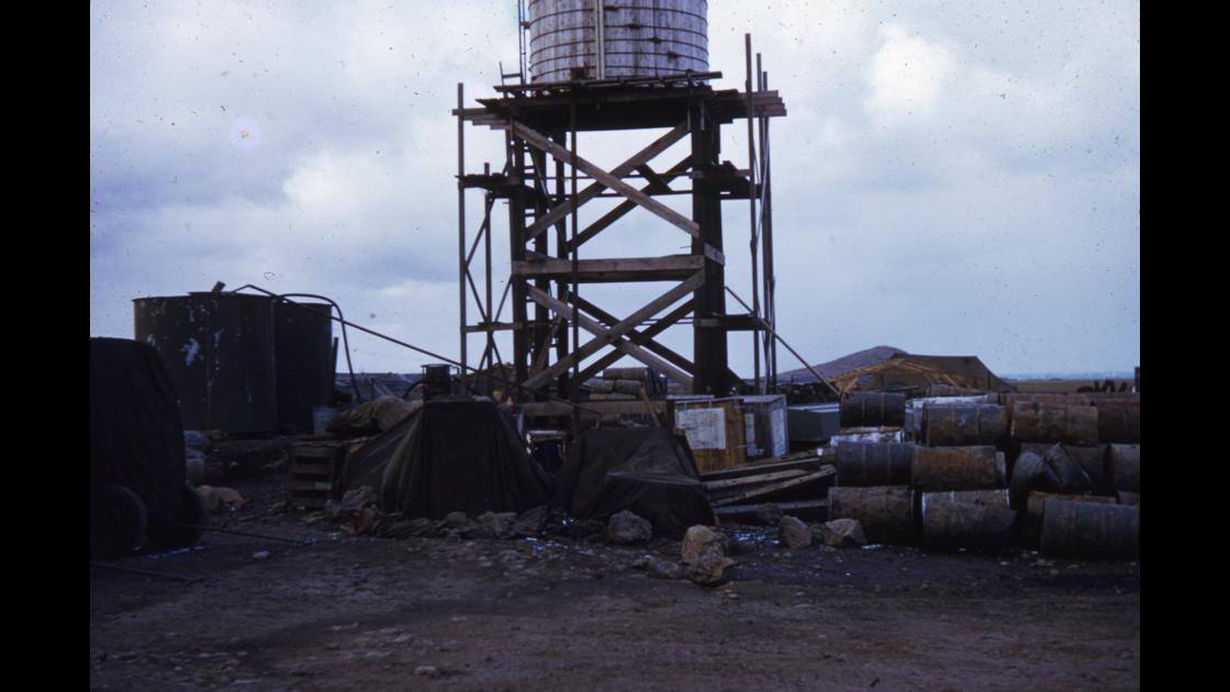 1953년 2월 제주시 외곽에 설치한 급수탱크 썸네일