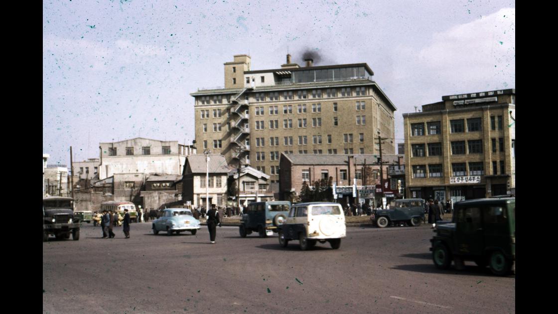 1960년 3월 서울 반도호텔 주변 썸네일