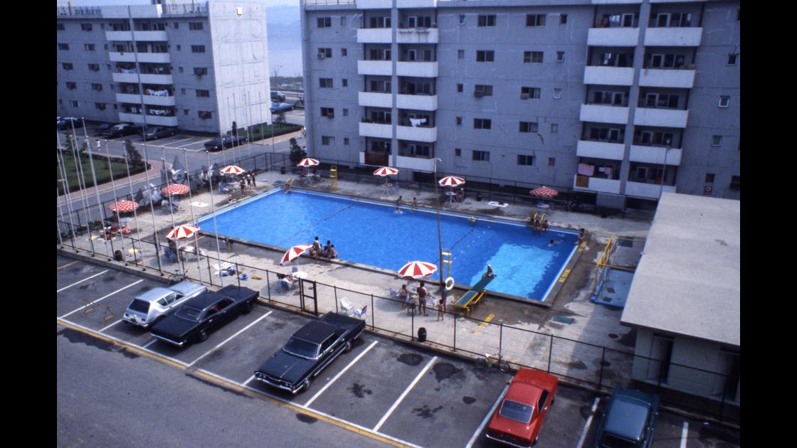 1978년 서울 한남동 외인아파트 단지내 풀장 썸네일