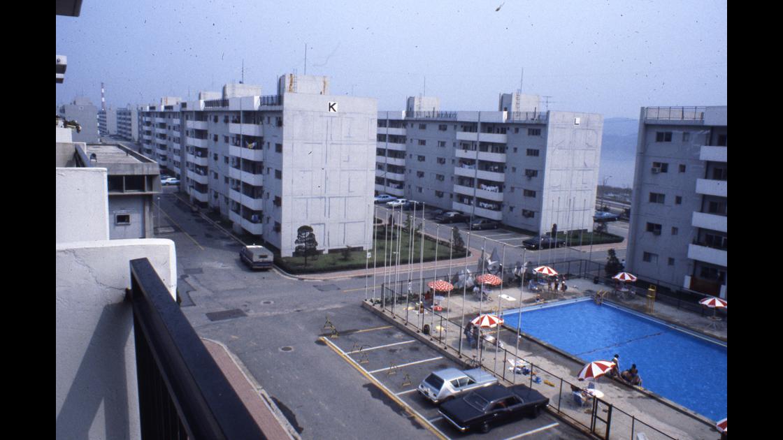 1978년 서울 한남동 한강변 5층 아파트와 단지 내 풀장_1 썸네일