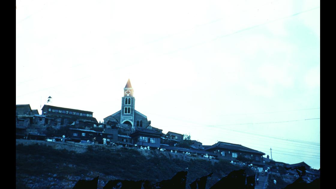 1952년 여름 부산 중구 영선고개와 염광교회 썸네일
