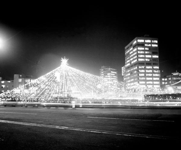 서울시청 앞 크리스마스트리 점화와 야경 썸네일