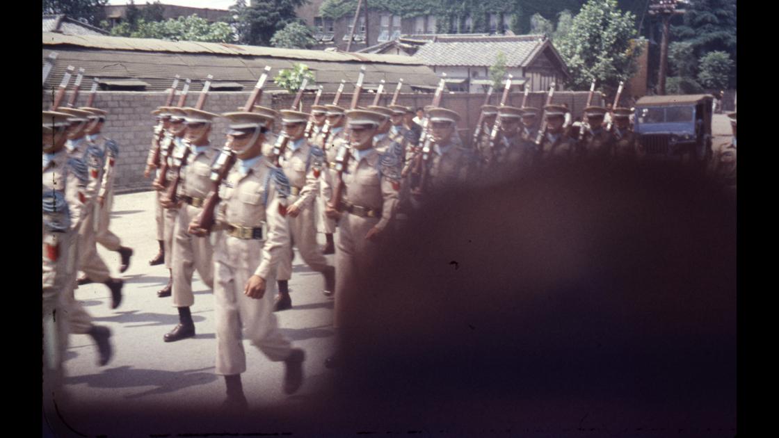 1957년 대구 수성구 제2군 사령부 소속 의장대 시가행진 썸네일