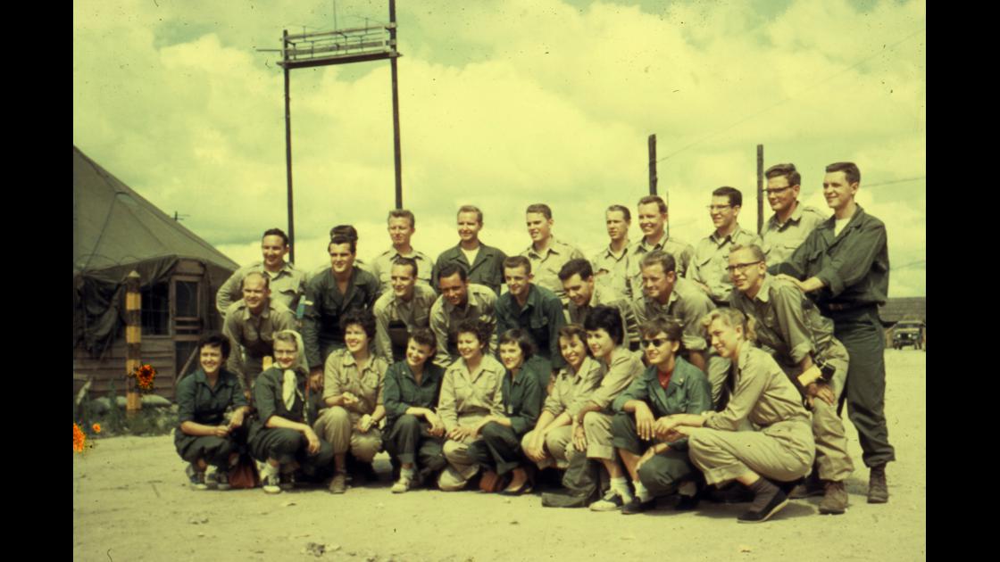 1956년 2월 김포 K-14 비행장 요원들 썸네일