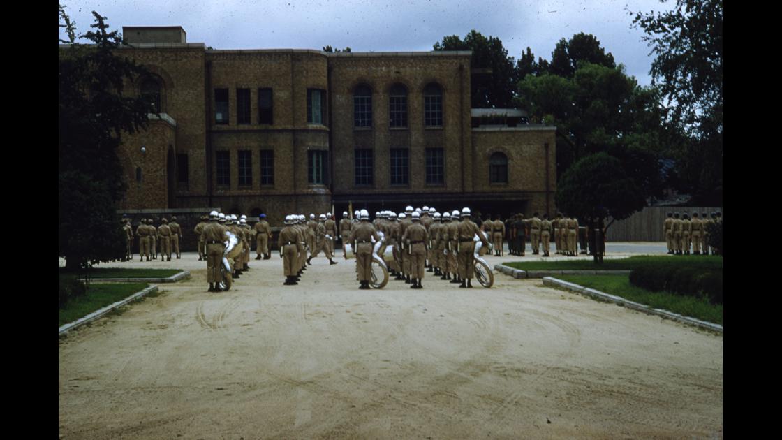 1952년 서울의 주한 미8군사령부 군악대 도열 썸네일