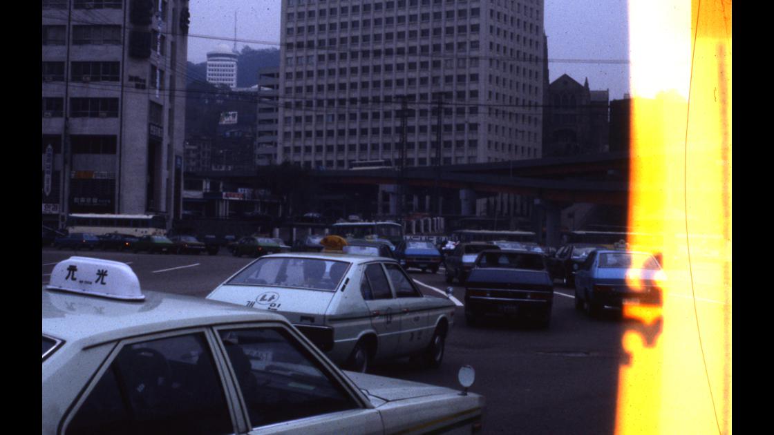 1978년 서울 METRO TOWER 앞 도로 썸네일